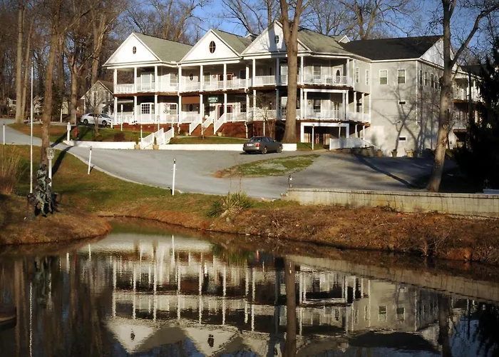 Acorn Hill Lodge And Spa