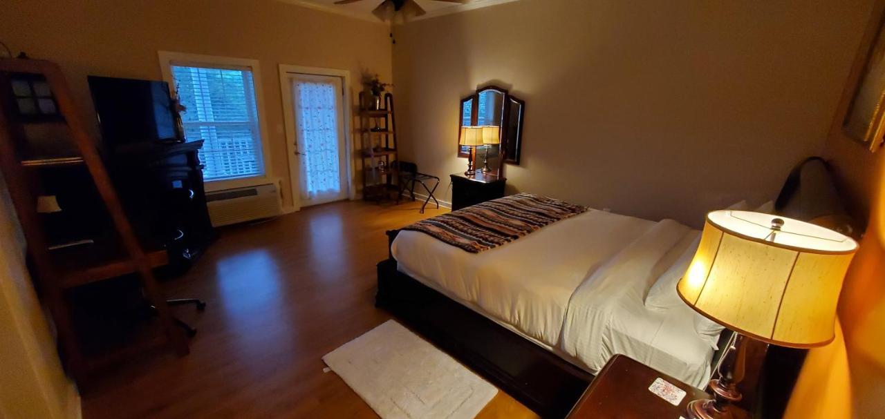 Couette-café Acorn Hill And 3*